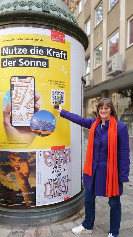 Stadt Nürnberg: Umweltreferentin Britta Walthelm präsentiert das Solar- und Gründachkataster der Stadt Nürnberg