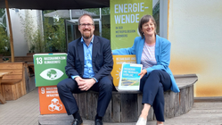 Ziehen Bilanz zu Treibhausgas-Emissionen in der Metropolregion Nürnberg: Dr. Florian Janik (Lenkungskreisvorsitzender im Projekt Klimapakt2030plus und Oberbürgermeister der Stadt Erlangen) und Britta Walthelm (Geschäftsführerin Forum Klimaschutz und nachhaltige Entwicklung der Metropolregion und Referentin für Umwelt und Gesundheit der Stadt Nürnberg)