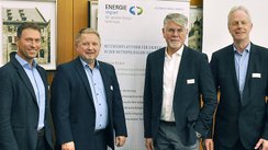 Der neue Vorstandsvorsitzende der ENERGIEregion Nürnberg e.V. Dr. Jens Hauch (Helmholtz-Institut Erlangen-Nürnberg für Erneuerbare Energien; 2. v. l.) mit den stellvertretenden Vorstandsvorsitzenden (v. l.) Thomas Vogel (zeitgeist engineering gmbh), Rainer Kleedörfer (N-ERGIE Aktiengesellschaft) und Roland Piatkowski (tga-engineering GmbH)